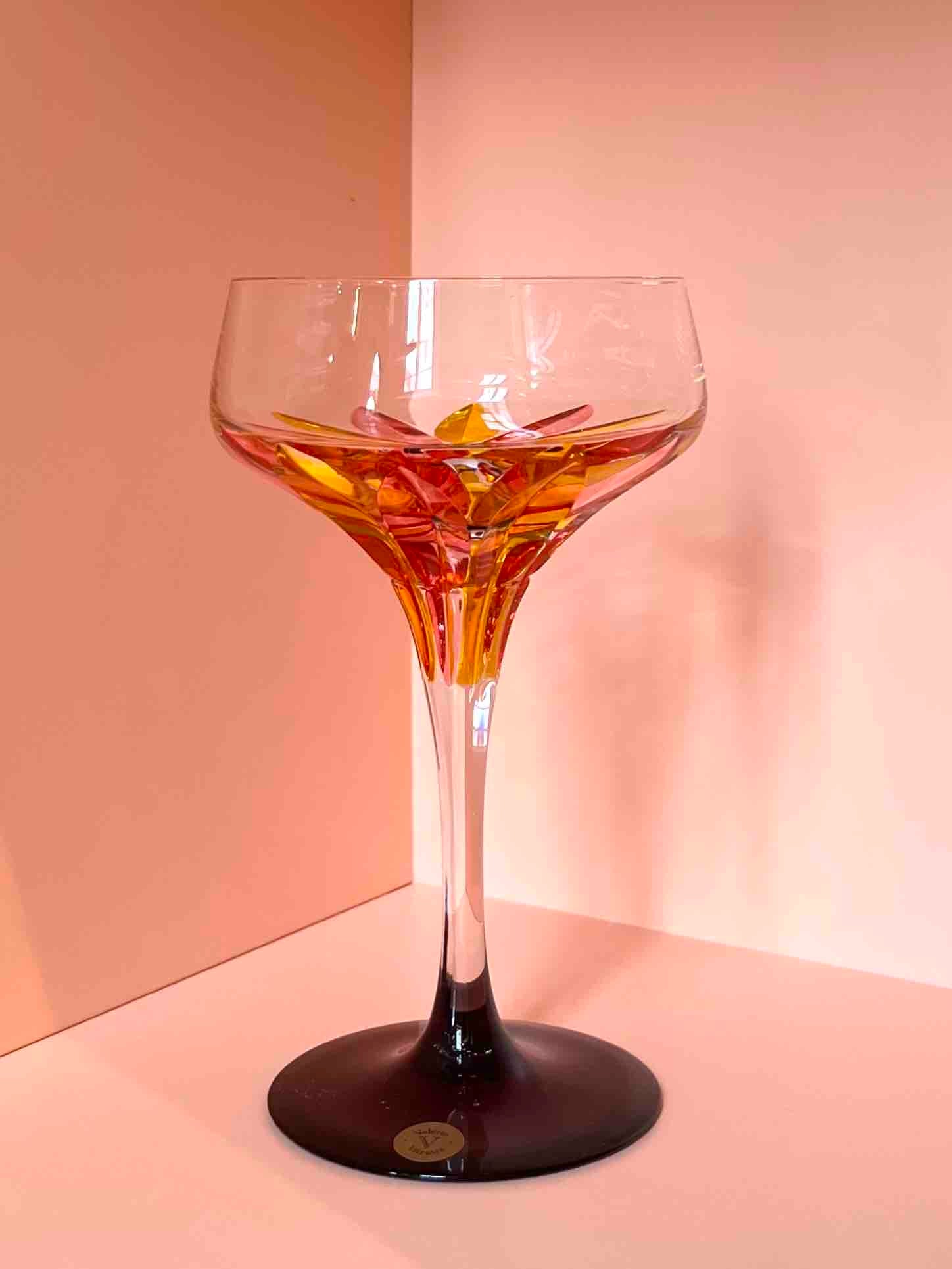 Champagnerschale_lila-rot-gelb_stehend.jpg