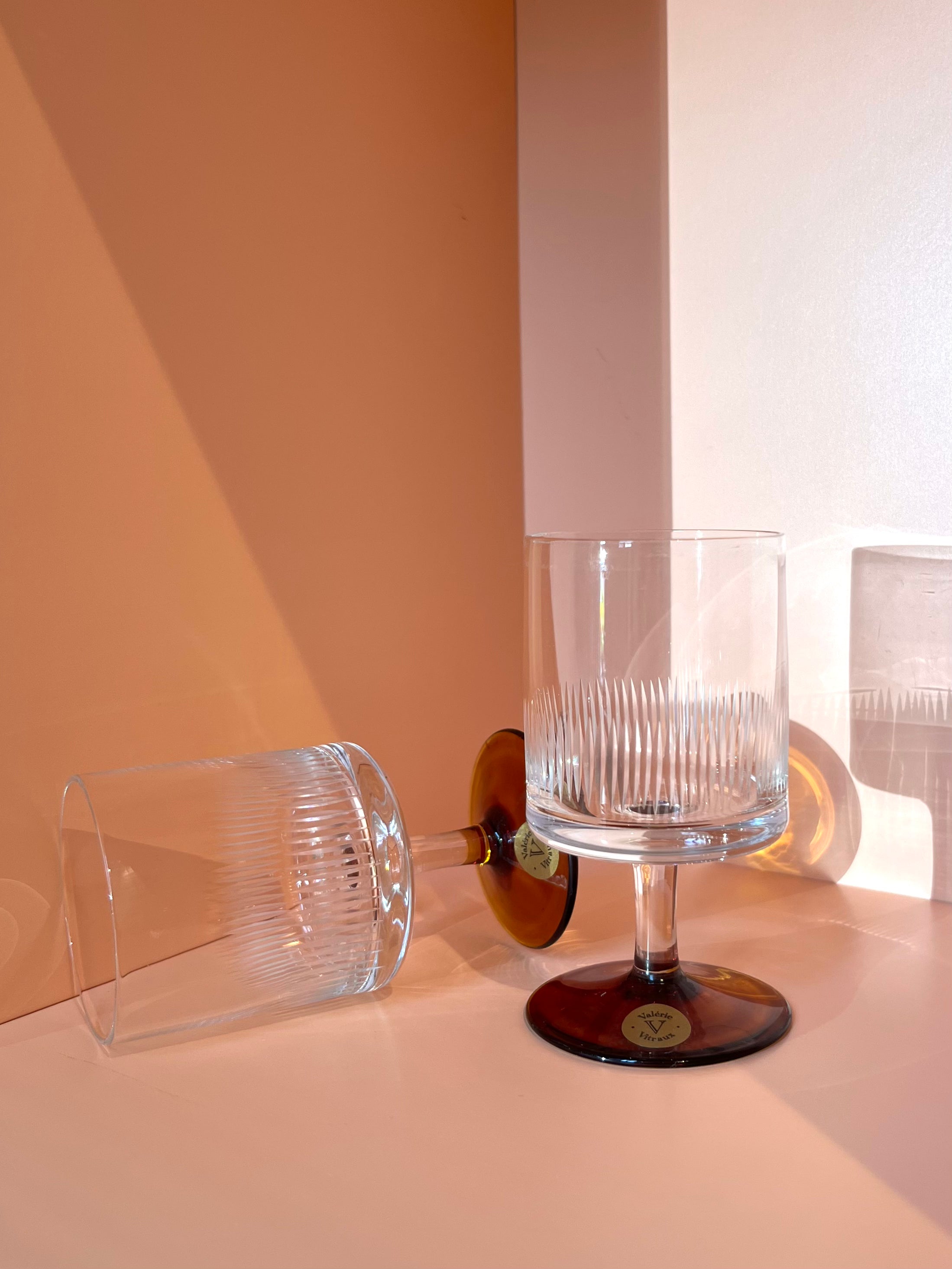 Likörglas · geriffelt · hellbraun