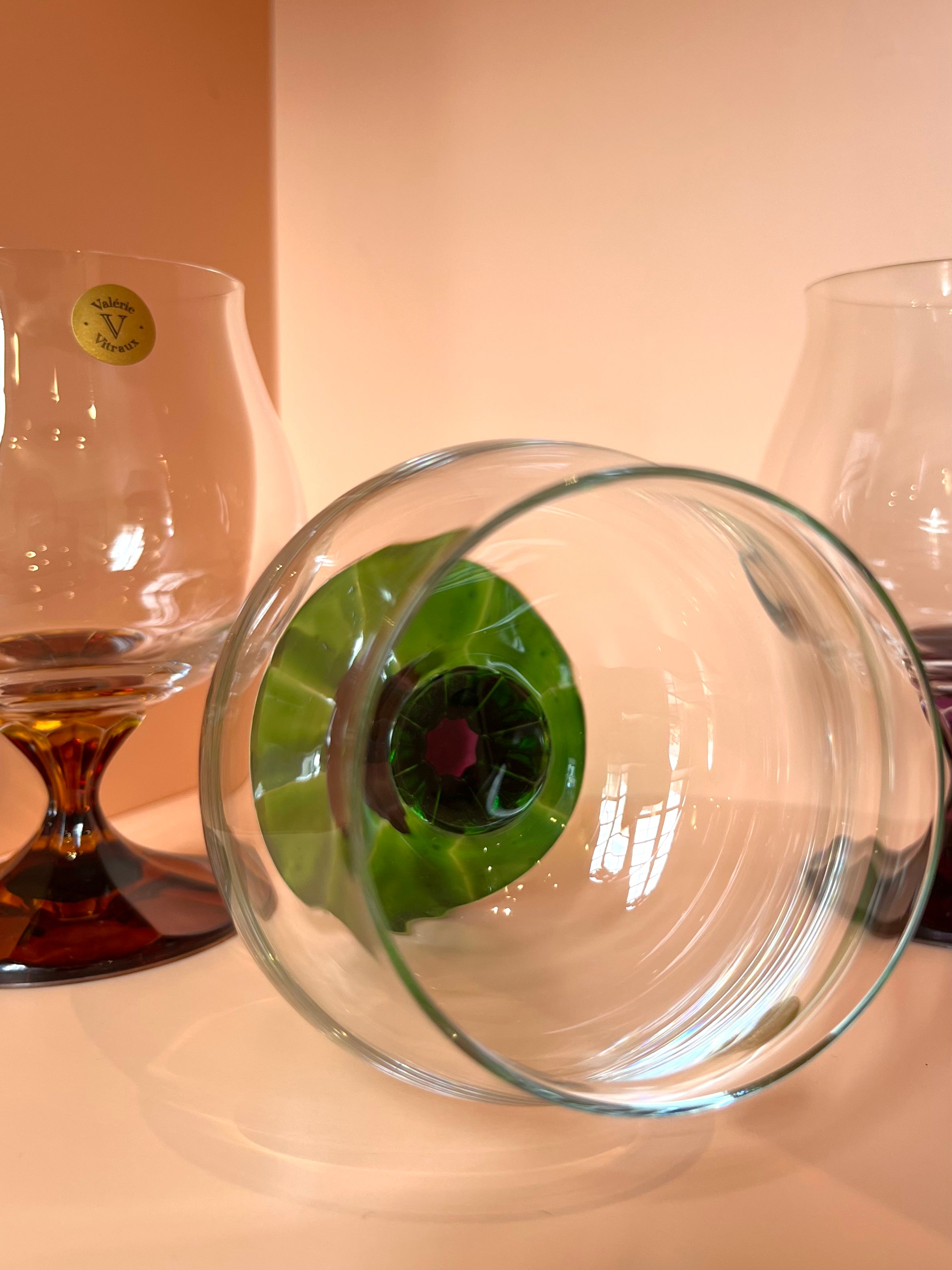 Cognacschwenker · grün mit lila "Auge"